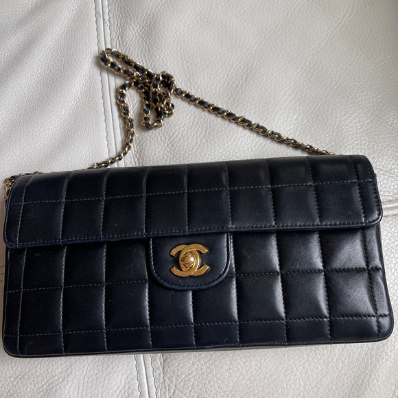 Sold Authentic Chanel chocolate bar flap bag - Picture 1 of 10